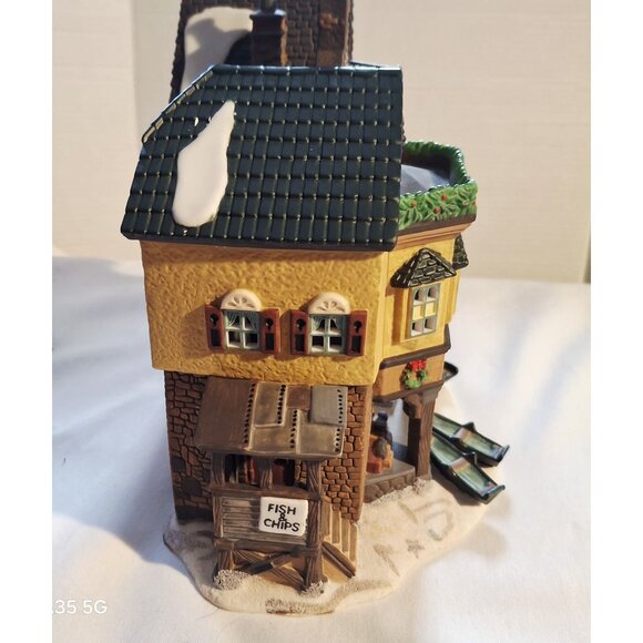 Heritage Village Collection Dickens Village Series "The Grapes Inn" 5th Edition - Picture 9 of 13